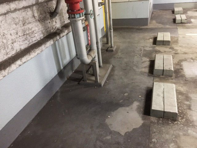 パチンコ店 立体駐車場高圧洗浄