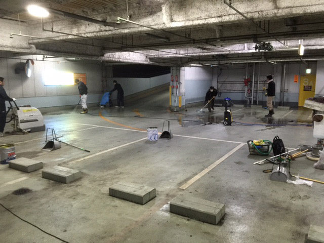 パチンコ店 立体駐車場高圧洗浄