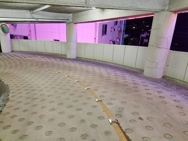 パチンコ店 立体駐車場高圧洗浄